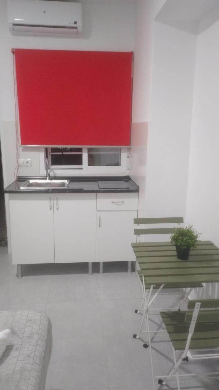 Estudio Encantador Cerca Del Carrefour Rosaleda 1 Málaga Kültér fotó